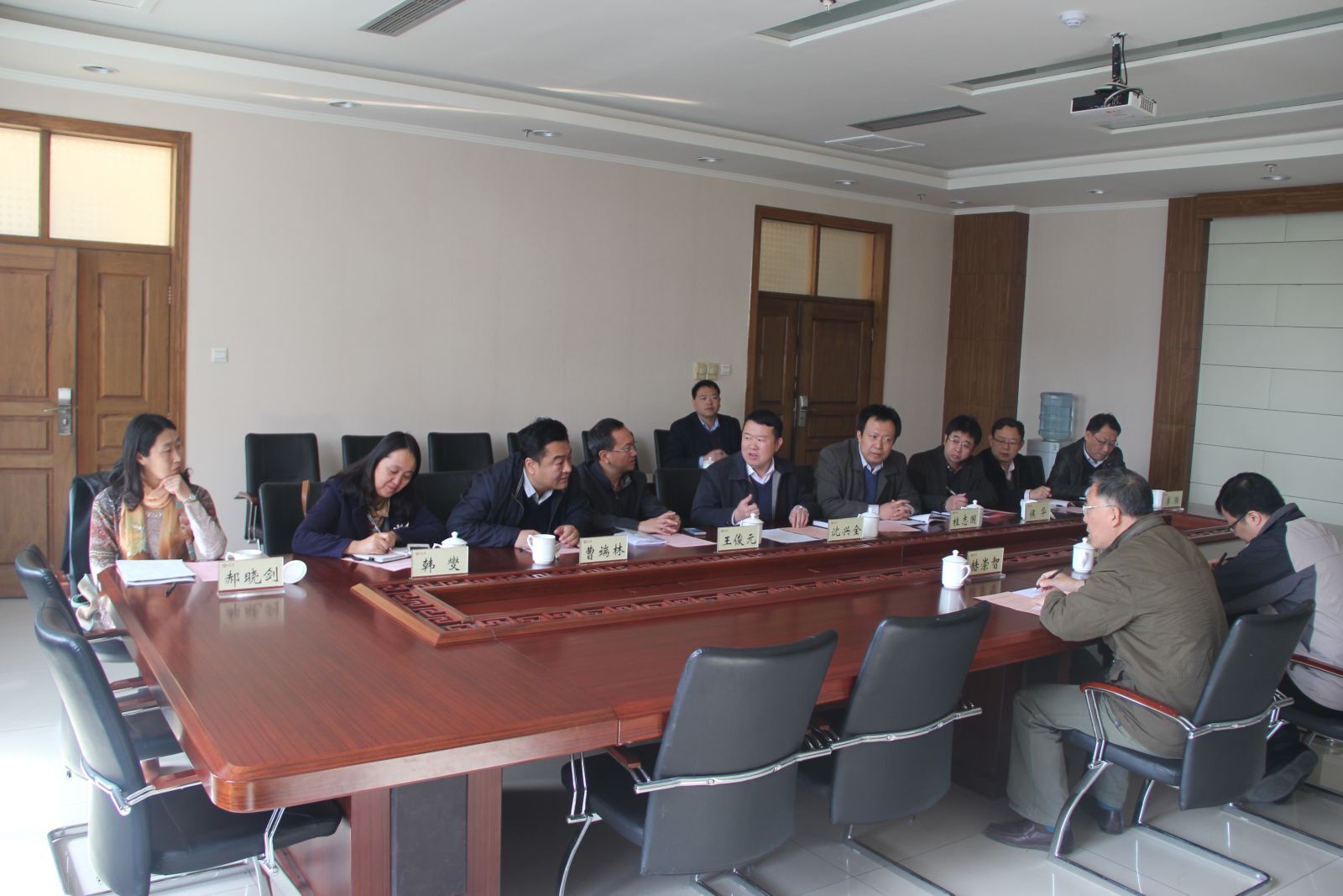 中国航天电子技术研究院赫崇智一行来校调研-