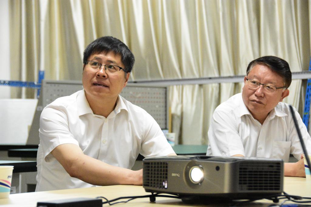 兵器工业试验测试研究院党委书记院长张晓宏一行来校调研交流